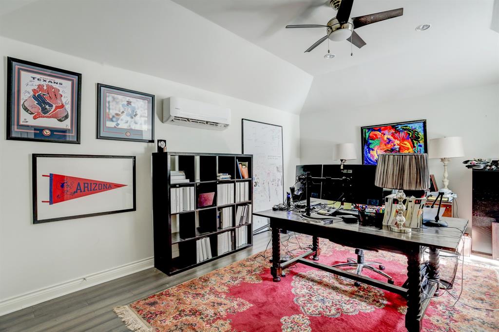 6127 2 Charlotte Street, West University Place, Texas 77005, 4 Bedrooms Bedrooms, 11 Rooms Rooms,3 BathroomsBathrooms,Single-family,For Sale,Charlotte,57163681