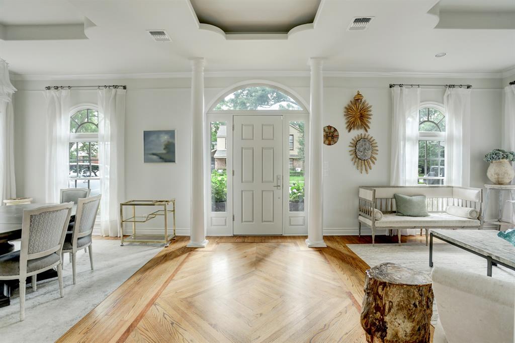 6127 2 Charlotte Street, West University Place, Texas 77005, 4 Bedrooms Bedrooms, 11 Rooms Rooms,3 BathroomsBathrooms,Single-family,For Sale,Charlotte,57163681