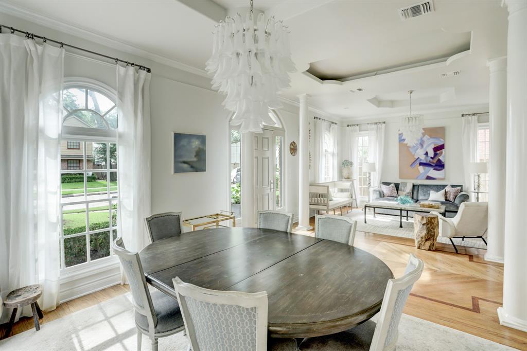 6127 2 Charlotte Street, West University Place, Texas 77005, 4 Bedrooms Bedrooms, 11 Rooms Rooms,3 BathroomsBathrooms,Single-family,For Sale,Charlotte,57163681