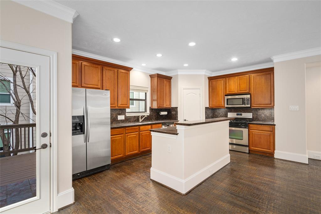 1335 3 Studer Street, Houston, Texas 77007, 3 Bedrooms Bedrooms, 8 Rooms Rooms,2 BathroomsBathrooms,Single-family,For Sale,Studer,78048762
