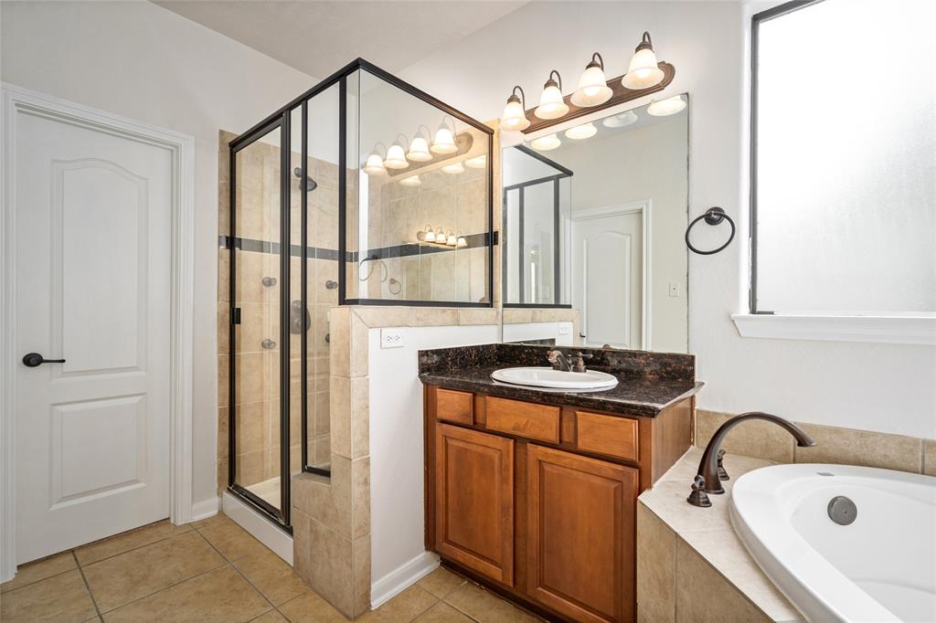 1335 3 Studer Street, Houston, Texas 77007, 3 Bedrooms Bedrooms, 8 Rooms Rooms,2 BathroomsBathrooms,Single-family,For Sale,Studer,78048762