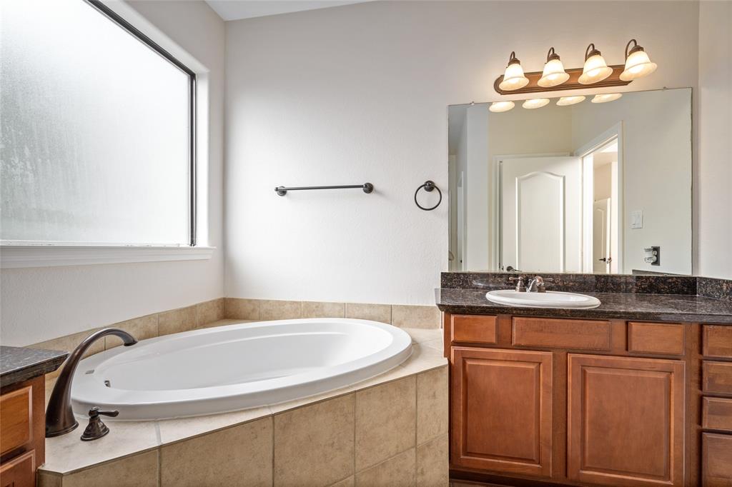 1335 3 Studer Street, Houston, Texas 77007, 3 Bedrooms Bedrooms, 8 Rooms Rooms,2 BathroomsBathrooms,Single-family,For Sale,Studer,78048762