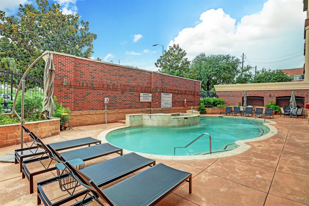 505 Bastrop Street, Houston, Texas 77003, 2 Bedrooms Bedrooms, 7 Rooms Rooms,2 BathroomsBathrooms,Mid/hi-rise Condo,For Sale,THE STANFORD,Bastrop,18662284