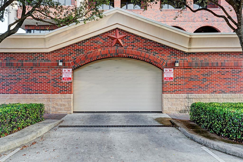 505 Bastrop Street, Houston, Texas 77003, 2 Bedrooms Bedrooms, 7 Rooms Rooms,2 BathroomsBathrooms,Mid/hi-rise Condo,For Sale,THE STANFORD,Bastrop,18662284