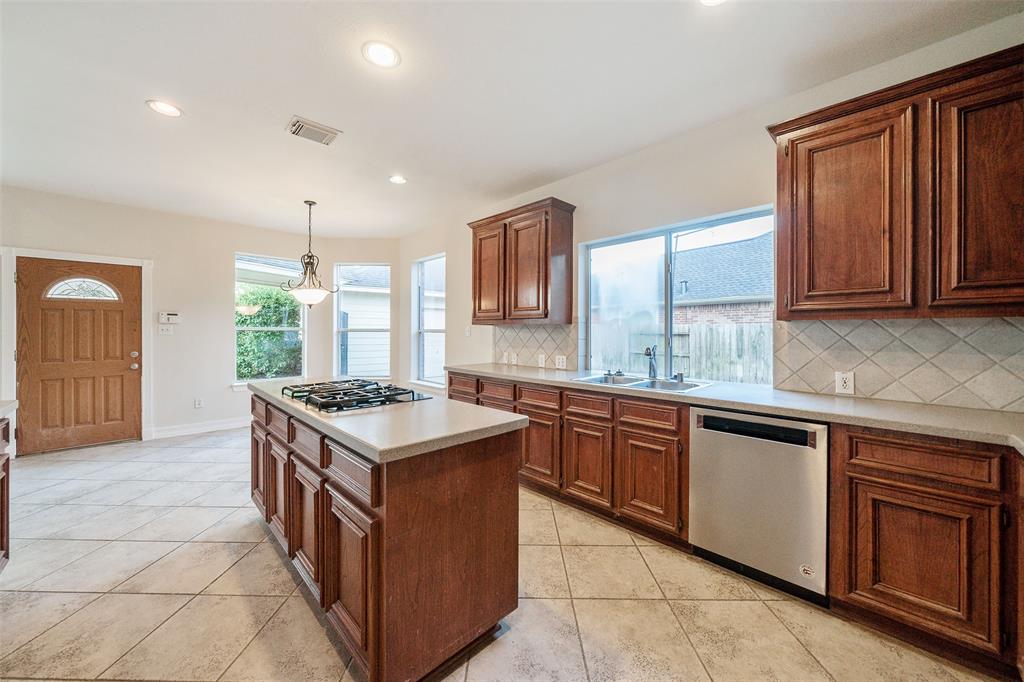 3922 2 Figure Four Lake Lane, Richmond, Texas 77406, 4 Bedrooms Bedrooms, 4 Rooms Rooms,3 BathroomsBathrooms,Single-family,For Sale,Figure Four Lake,70449346