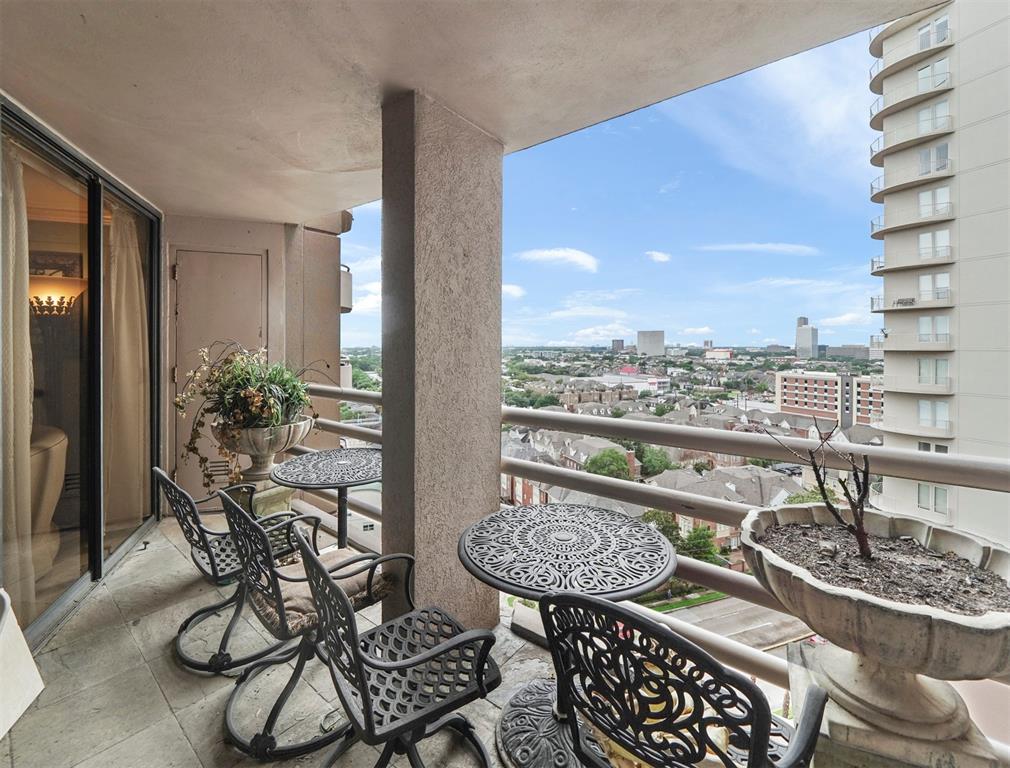 3525 Sage Road, Houston, Texas 77056, 2 Bedrooms Bedrooms, 9 Rooms Rooms,2 BathroomsBathrooms,Mid/hi-rise Condo,For Sale,3525 SAGE CONDOMINIUMS,Sage,27357863