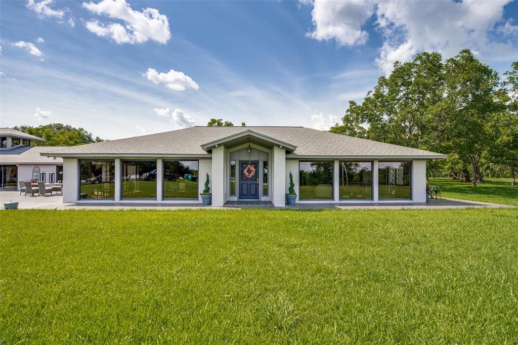 31736 1 Fm 1301, West Columbia, Texas 77486, 2 Bedrooms Bedrooms, 10 Rooms Rooms,3 BathroomsBathrooms,Country Homes/acreage,For Sale,Fm 1301,58783096