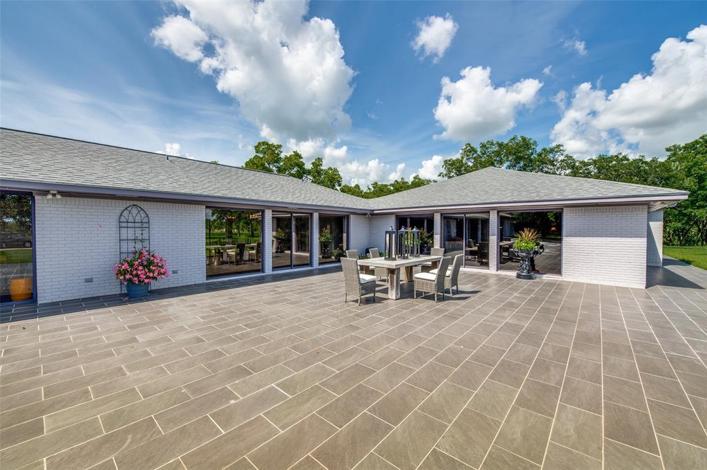 31736 1 Fm 1301, West Columbia, Texas 77486, 2 Bedrooms Bedrooms, 10 Rooms Rooms,3 BathroomsBathrooms,Country Homes/acreage,For Sale,Fm 1301,58783096