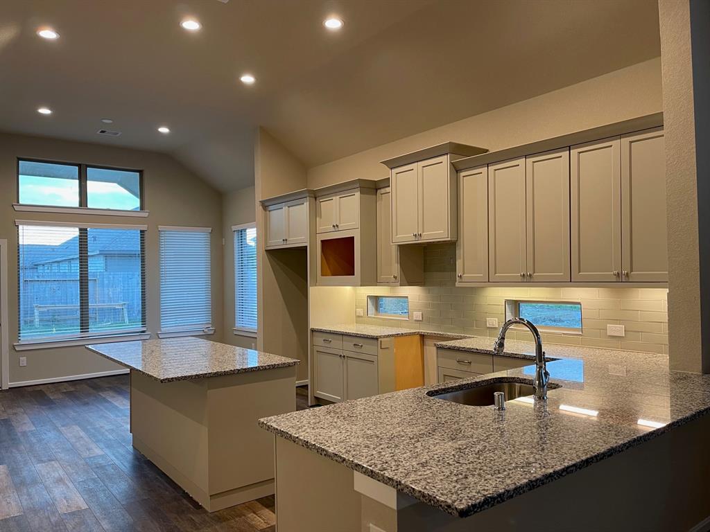 8410 1 Silver Streak Drive, Baytown, Texas 77521, 3 Bedrooms Bedrooms, 5 Rooms Rooms,2 BathroomsBathrooms,Single-family,For Sale,Silver Streak,89772692