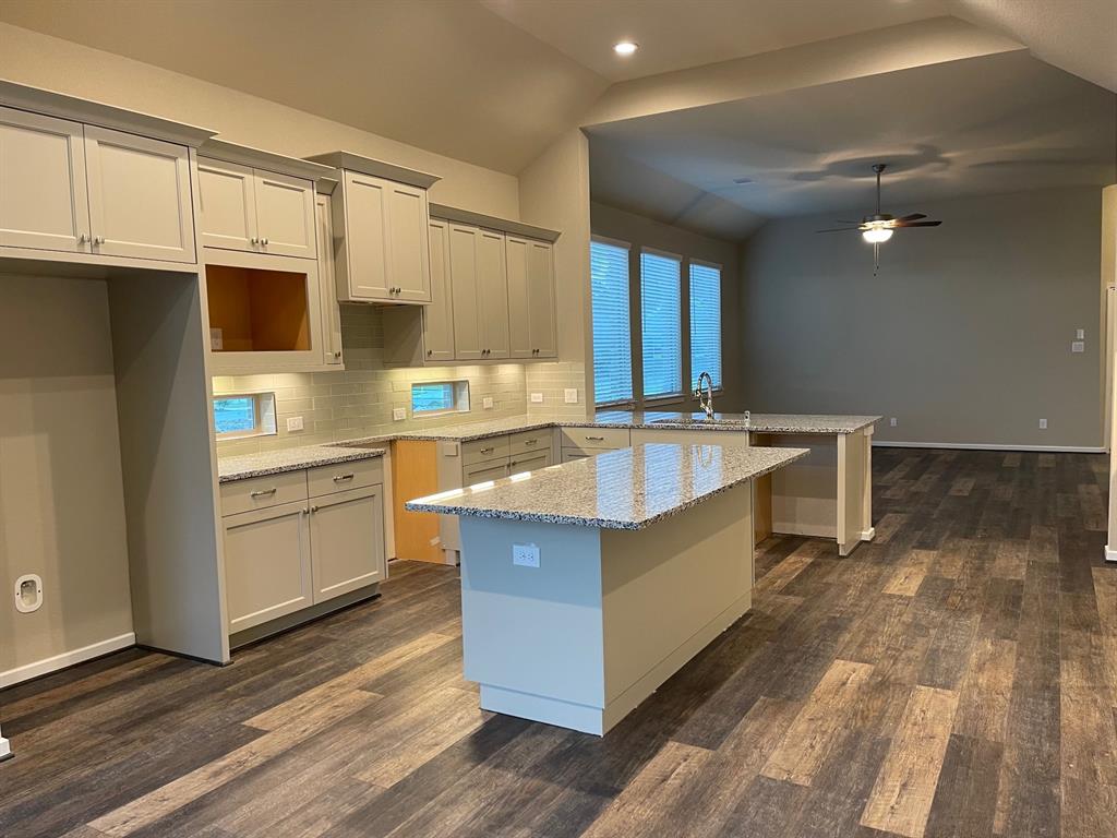 8410 1 Silver Streak Drive, Baytown, Texas 77521, 3 Bedrooms Bedrooms, 5 Rooms Rooms,2 BathroomsBathrooms,Single-family,For Sale,Silver Streak,89772692
