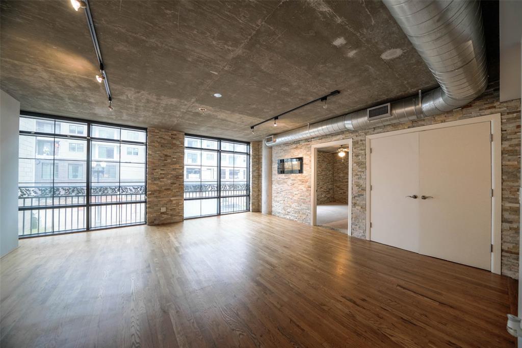 1005 Shepherd Drive, Houston, Texas 77019, 1 Bedroom Bedrooms, 3 Rooms Rooms,1 BathroomBathrooms,Mid/hi-rise Condo,For Sale,RENOIR LOFTS,Shepherd,61399687