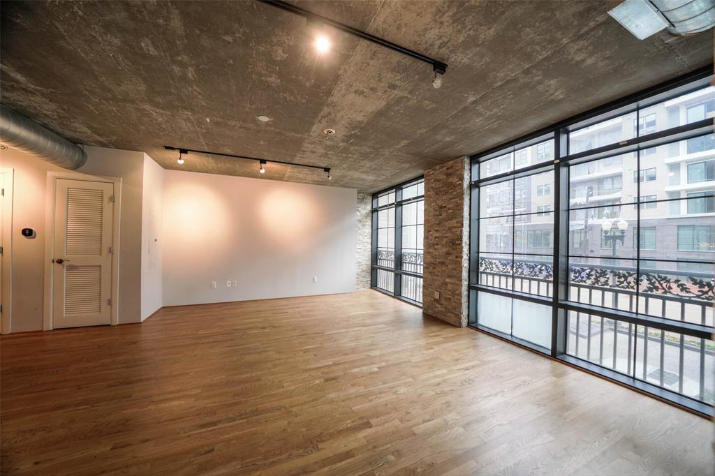 1005 Shepherd Drive, Houston, Texas 77019, 1 Bedroom Bedrooms, 3 Rooms Rooms,1 BathroomBathrooms,Mid/hi-rise Condo,For Sale,RENOIR LOFTS,Shepherd,61399687