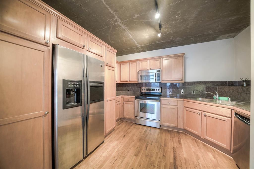 1005 Shepherd Drive, Houston, Texas 77019, 1 Bedroom Bedrooms, 3 Rooms Rooms,1 BathroomBathrooms,Mid/hi-rise Condo,For Sale,RENOIR LOFTS,Shepherd,61399687