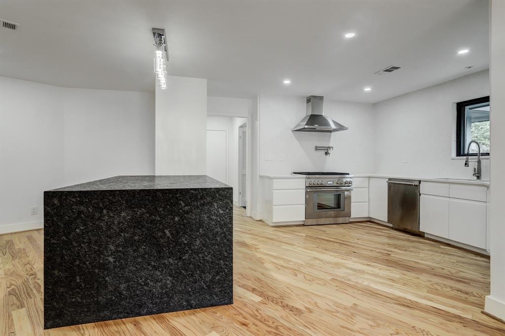 9111 1 Kapri Lane, Houston, Texas 77025, 3 Bedrooms Bedrooms, 6 Rooms Rooms,2 BathroomsBathrooms,Single-family,For Sale,Kapri,64532066