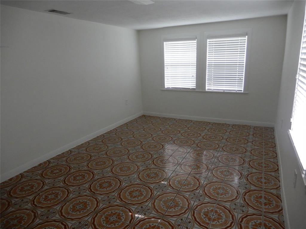 722 1.5 38th Street, Houston, Texas 77018, 3 Bedrooms Bedrooms, 5 Rooms Rooms,2 BathroomsBathrooms,Single-family,For Sale,38th,74924736