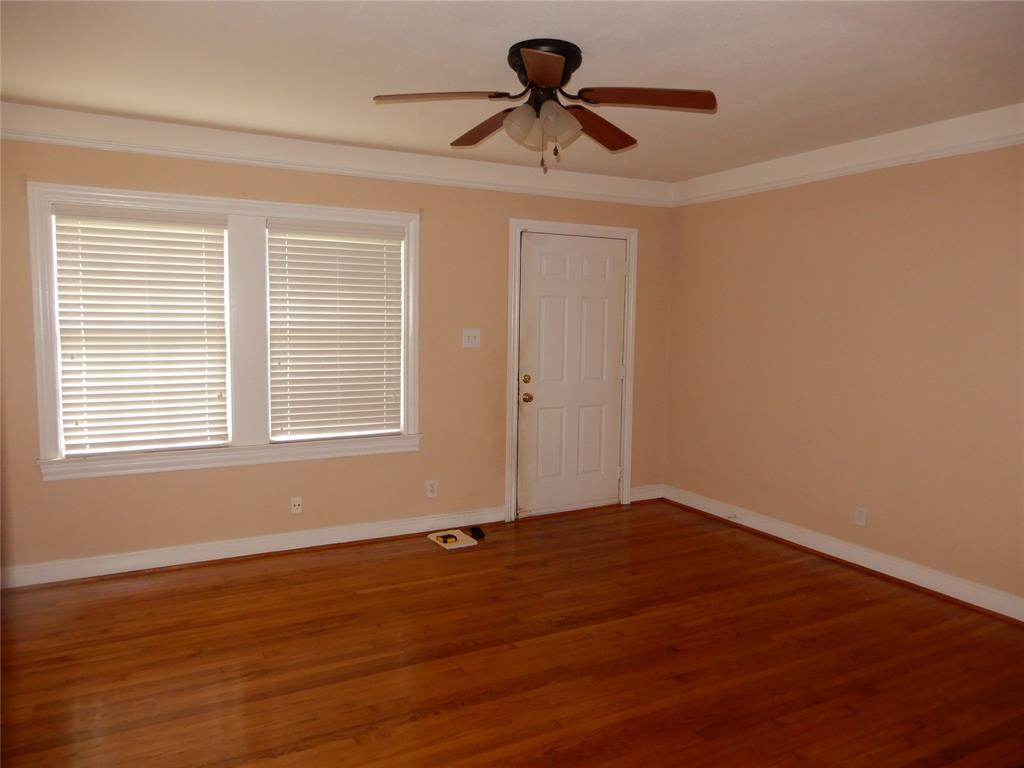 722 1.5 38th Street, Houston, Texas 77018, 3 Bedrooms Bedrooms, 5 Rooms Rooms,2 BathroomsBathrooms,Single-family,For Sale,38th,74924736