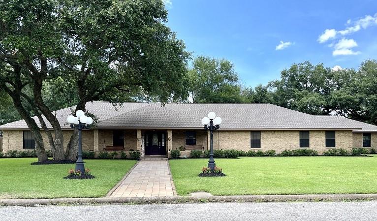 163 Holly Ln