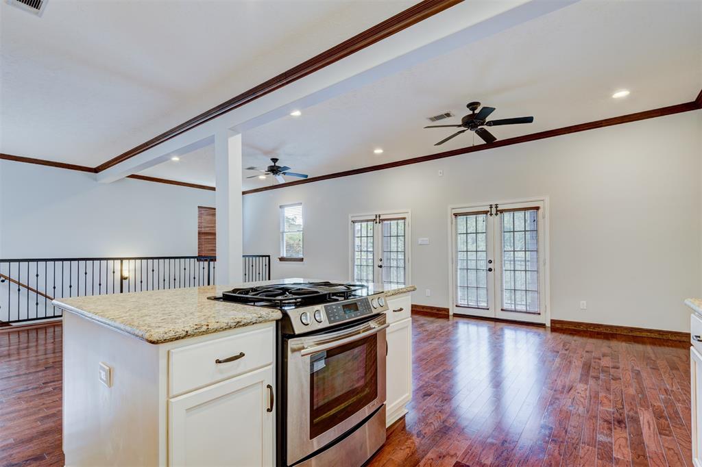415 2 8th Street, Houston, Texas 77007, 3 Bedrooms Bedrooms, 7 Rooms Rooms,2 BathroomsBathrooms,Single-family,For Sale,8th,80464263