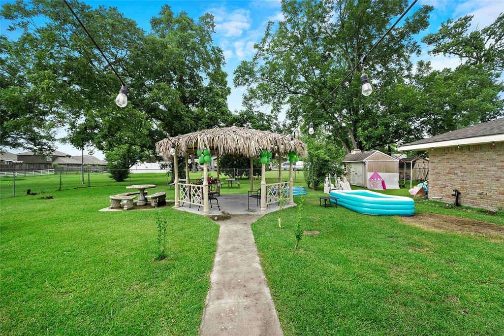 15242 1 Garrett Road, Houston, Texas 77044, 4 Bedrooms Bedrooms, 11 Rooms Rooms,4 BathroomsBathrooms,Country Homes/acreage,For Sale,Garrett,6468998