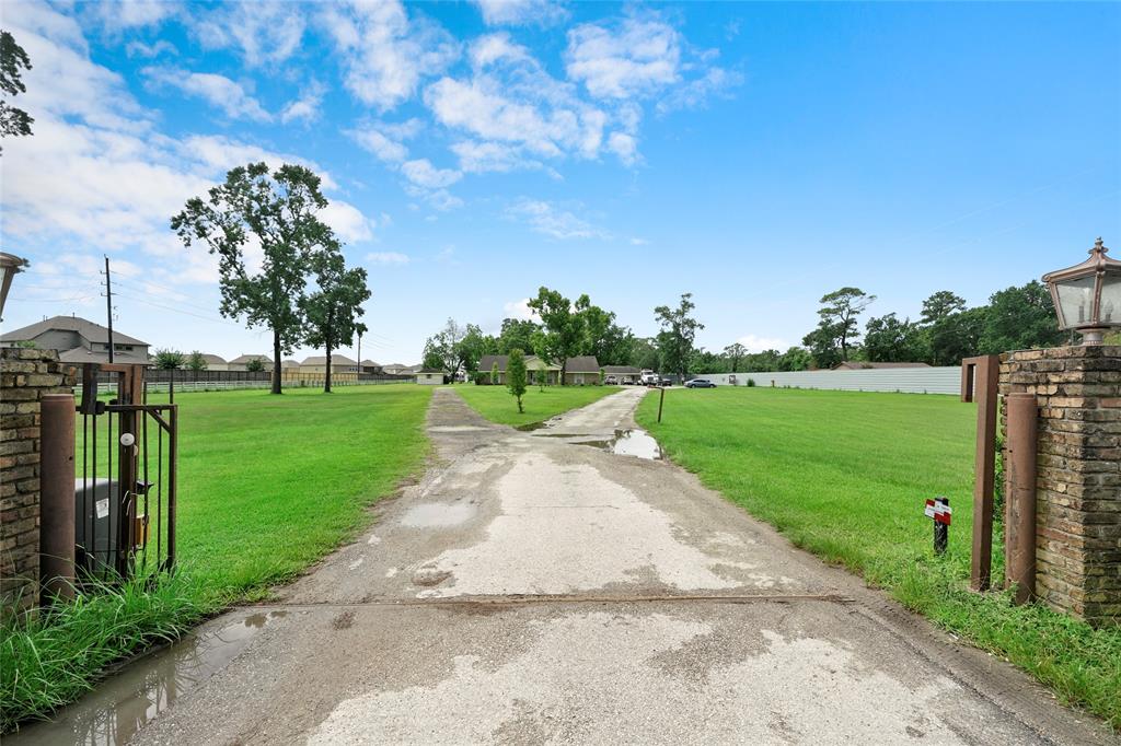 15242 1 Garrett Road, Houston, Texas 77044, 4 Bedrooms Bedrooms, 11 Rooms Rooms,4 BathroomsBathrooms,Country Homes/acreage,For Sale,Garrett,6468998