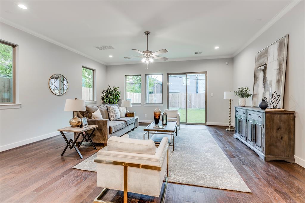 1513 2 CAYWOOD Lane, Houston, Texas 77055, 3 Bedrooms Bedrooms, 11 Rooms Rooms,2 BathroomsBathrooms,Single-family,For Sale,CAYWOOD,82434832