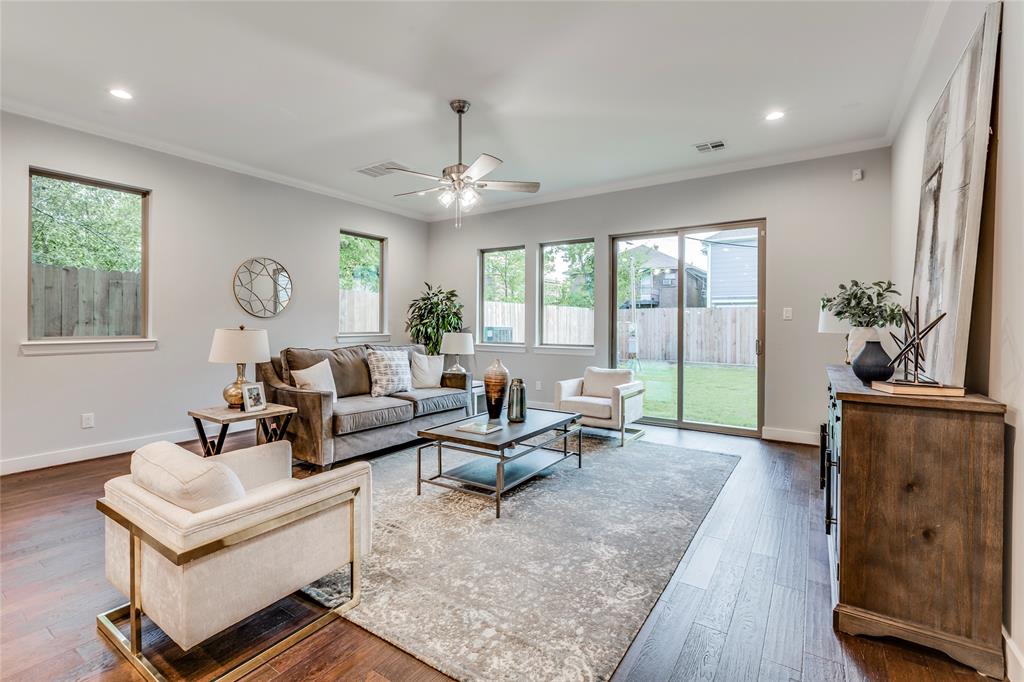 1513 2 CAYWOOD Lane, Houston, Texas 77055, 3 Bedrooms Bedrooms, 11 Rooms Rooms,2 BathroomsBathrooms,Single-family,For Sale,CAYWOOD,82434832