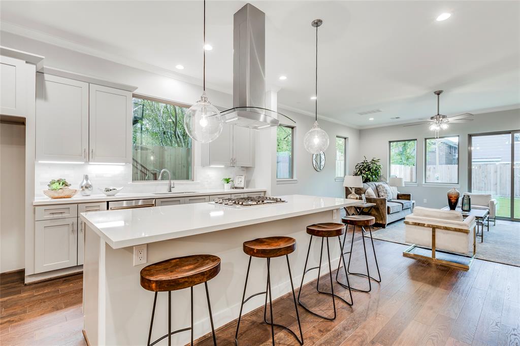 1513 2 CAYWOOD Lane, Houston, Texas 77055, 3 Bedrooms Bedrooms, 11 Rooms Rooms,2 BathroomsBathrooms,Single-family,For Sale,CAYWOOD,82434832