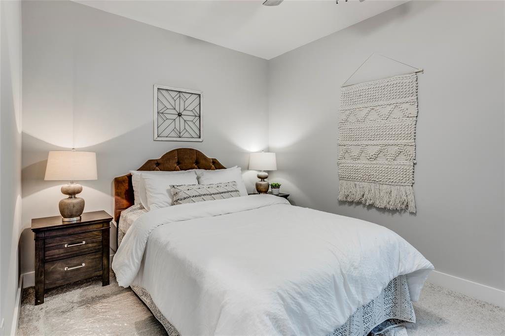 1513 2 CAYWOOD Lane, Houston, Texas 77055, 3 Bedrooms Bedrooms, 11 Rooms Rooms,2 BathroomsBathrooms,Single-family,For Sale,CAYWOOD,82434832