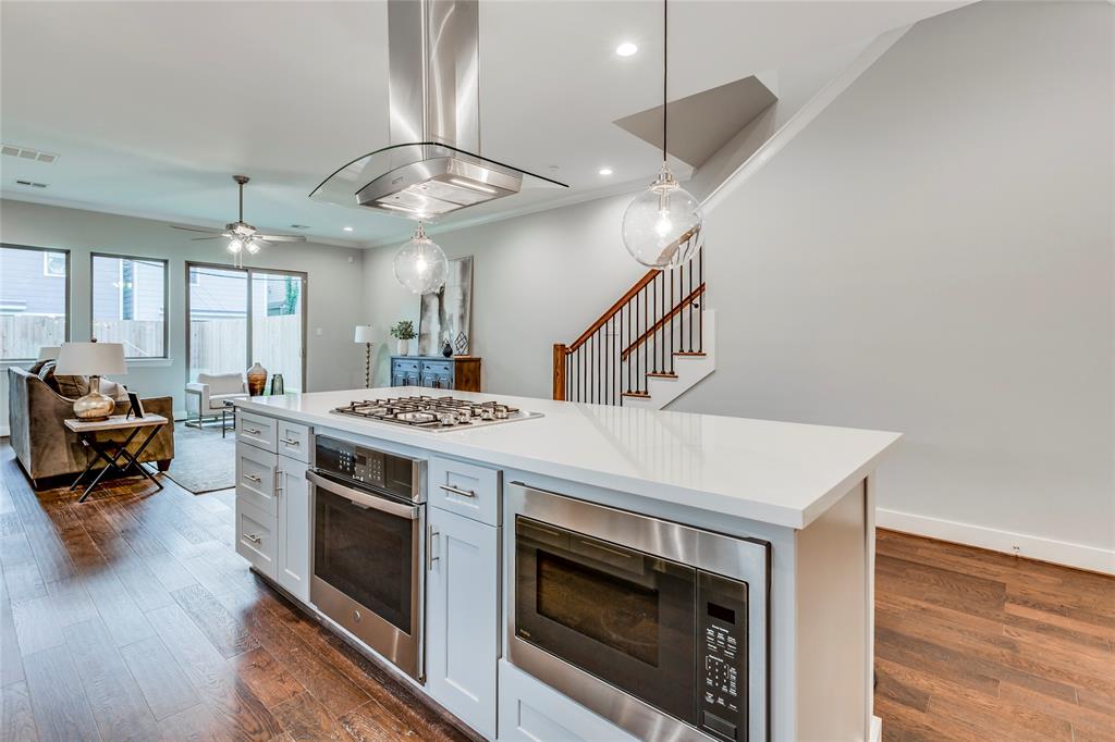 1513 2 CAYWOOD Lane, Houston, Texas 77055, 3 Bedrooms Bedrooms, 11 Rooms Rooms,2 BathroomsBathrooms,Single-family,For Sale,CAYWOOD,82434832