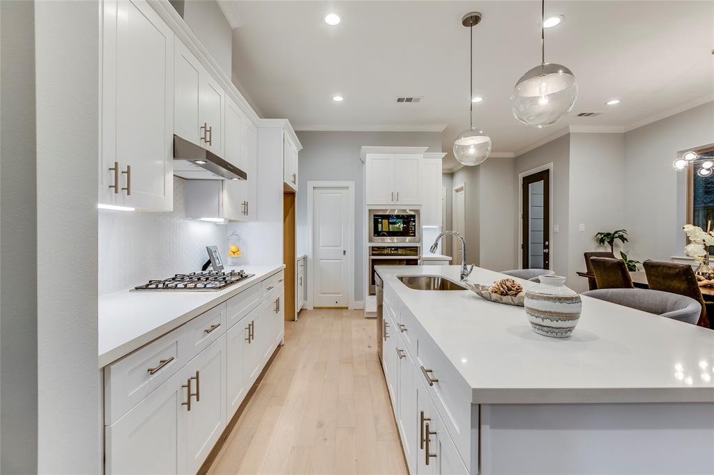 1513 2 CAYWOOD Lane, Houston, Texas 77055, 3 Bedrooms Bedrooms, 11 Rooms Rooms,2 BathroomsBathrooms,Single-family,For Sale,CAYWOOD,56192367