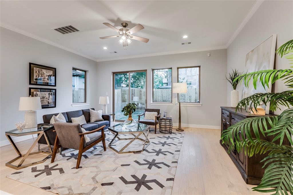 1513 2 CAYWOOD Lane, Houston, Texas 77055, 3 Bedrooms Bedrooms, 11 Rooms Rooms,2 BathroomsBathrooms,Single-family,For Sale,CAYWOOD,56192367