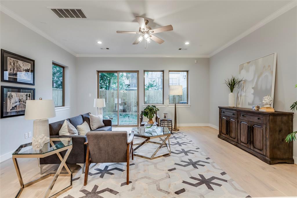 1513 2 CAYWOOD Lane, Houston, Texas 77055, 3 Bedrooms Bedrooms, 11 Rooms Rooms,2 BathroomsBathrooms,Single-family,For Sale,CAYWOOD,56192367