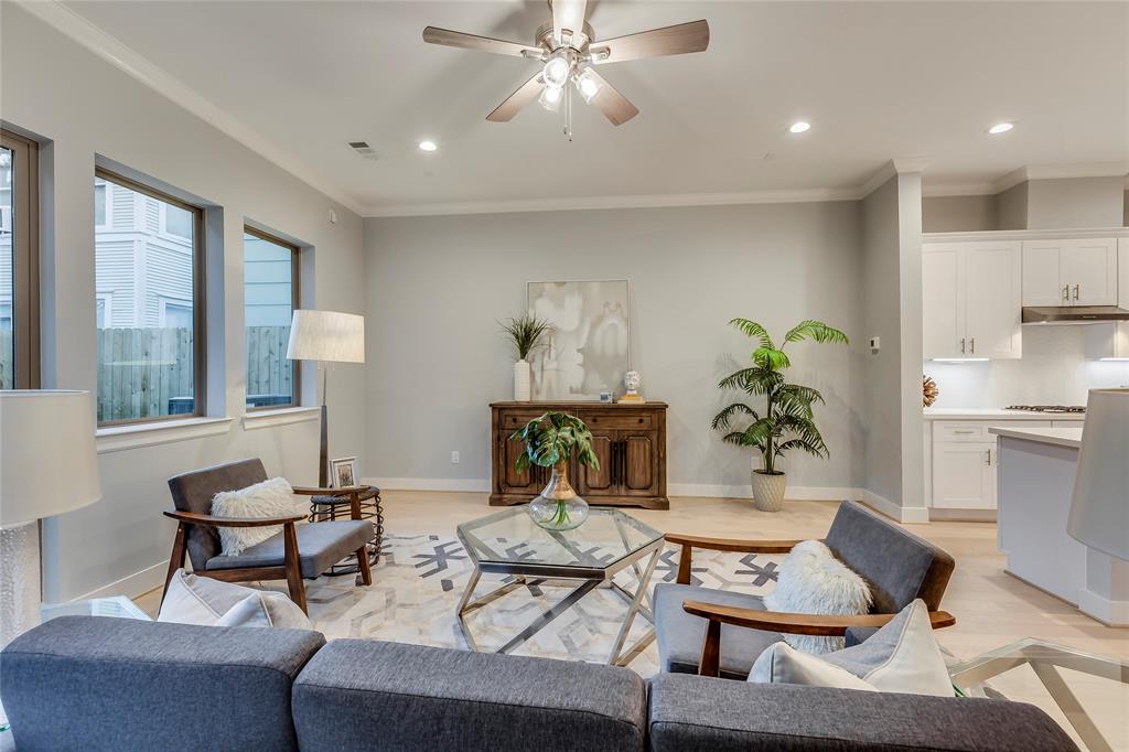 1513 2 CAYWOOD Lane, Houston, Texas 77055, 3 Bedrooms Bedrooms, 11 Rooms Rooms,2 BathroomsBathrooms,Single-family,For Sale,CAYWOOD,56192367