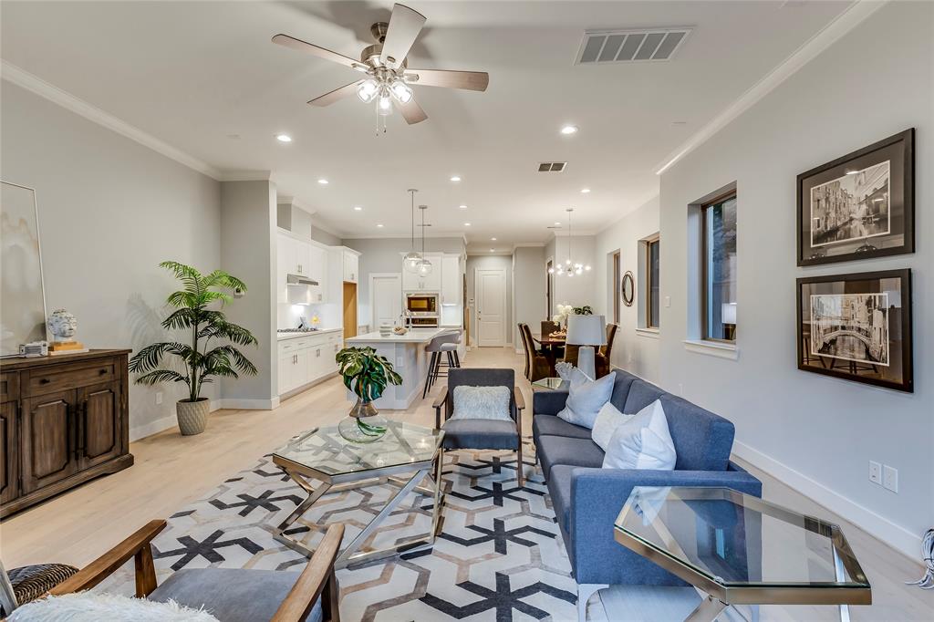 1513 2 CAYWOOD Lane, Houston, Texas 77055, 3 Bedrooms Bedrooms, 11 Rooms Rooms,2 BathroomsBathrooms,Single-family,For Sale,CAYWOOD,56192367