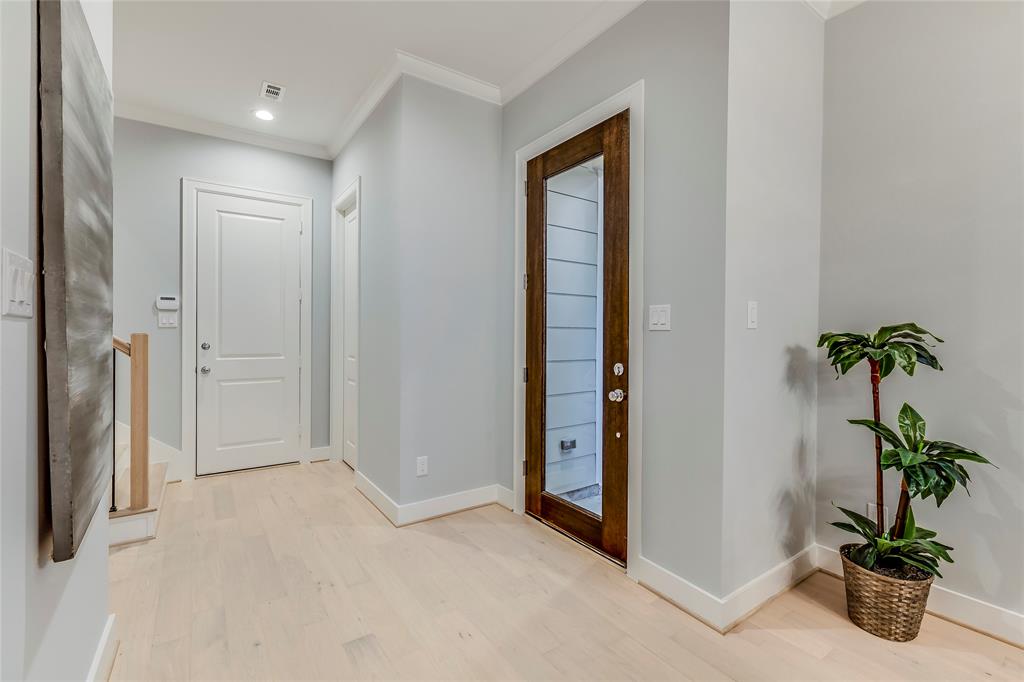 1513 2 CAYWOOD Lane, Houston, Texas 77055, 3 Bedrooms Bedrooms, 11 Rooms Rooms,2 BathroomsBathrooms,Single-family,For Sale,CAYWOOD,56192367