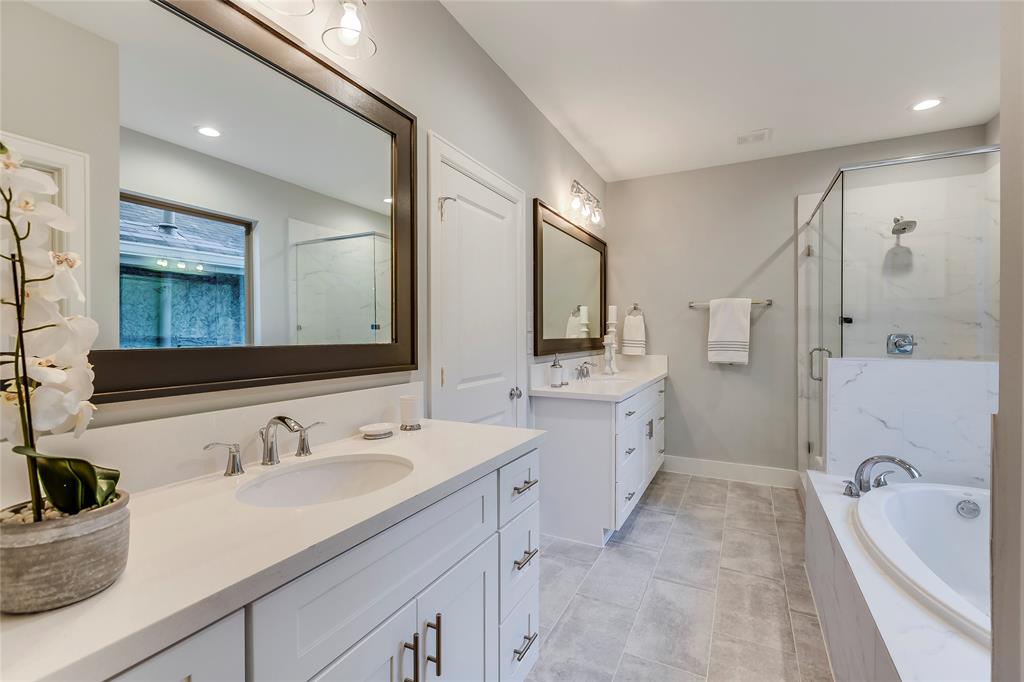 1513 2 CAYWOOD Lane, Houston, Texas 77055, 3 Bedrooms Bedrooms, 11 Rooms Rooms,2 BathroomsBathrooms,Single-family,For Sale,CAYWOOD,56192367