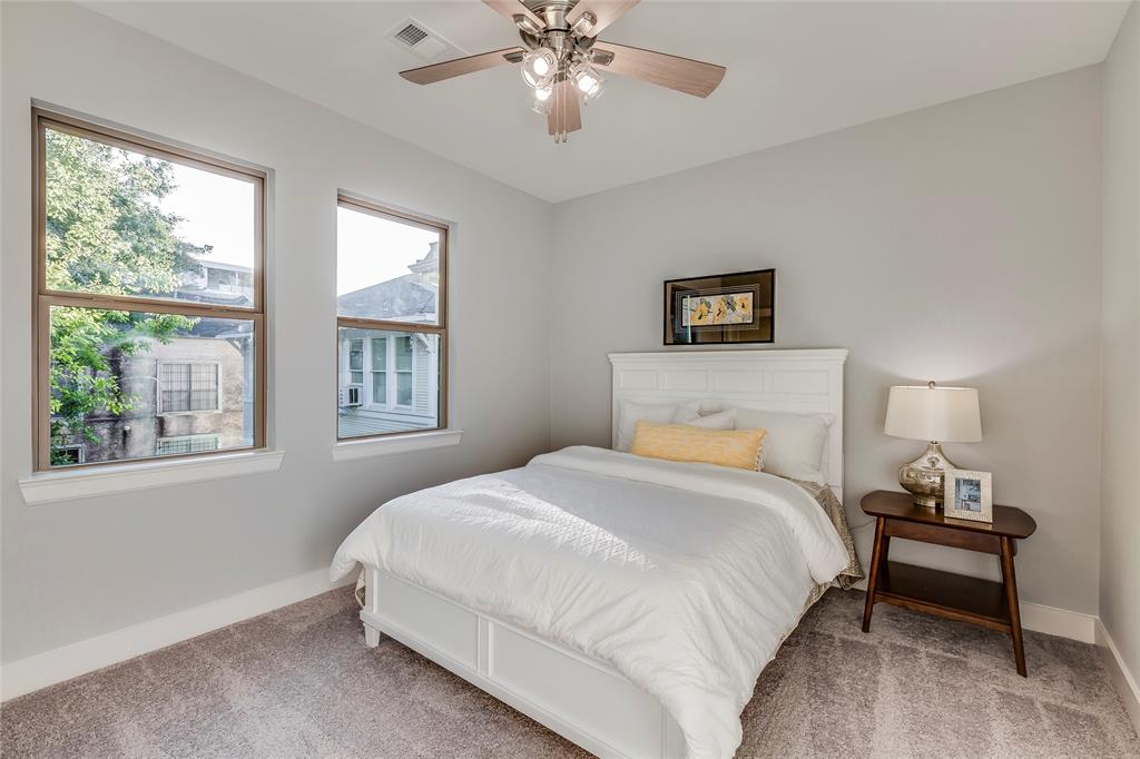 1513 2 CAYWOOD Lane, Houston, Texas 77055, 3 Bedrooms Bedrooms, 11 Rooms Rooms,2 BathroomsBathrooms,Single-family,For Sale,CAYWOOD,56192367