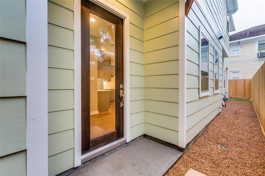 1513 2 CAYWOOD Lane, Houston, Texas 77055, 3 Bedrooms Bedrooms, 11 Rooms Rooms,2 BathroomsBathrooms,Single-family,For Sale,CAYWOOD,56192367