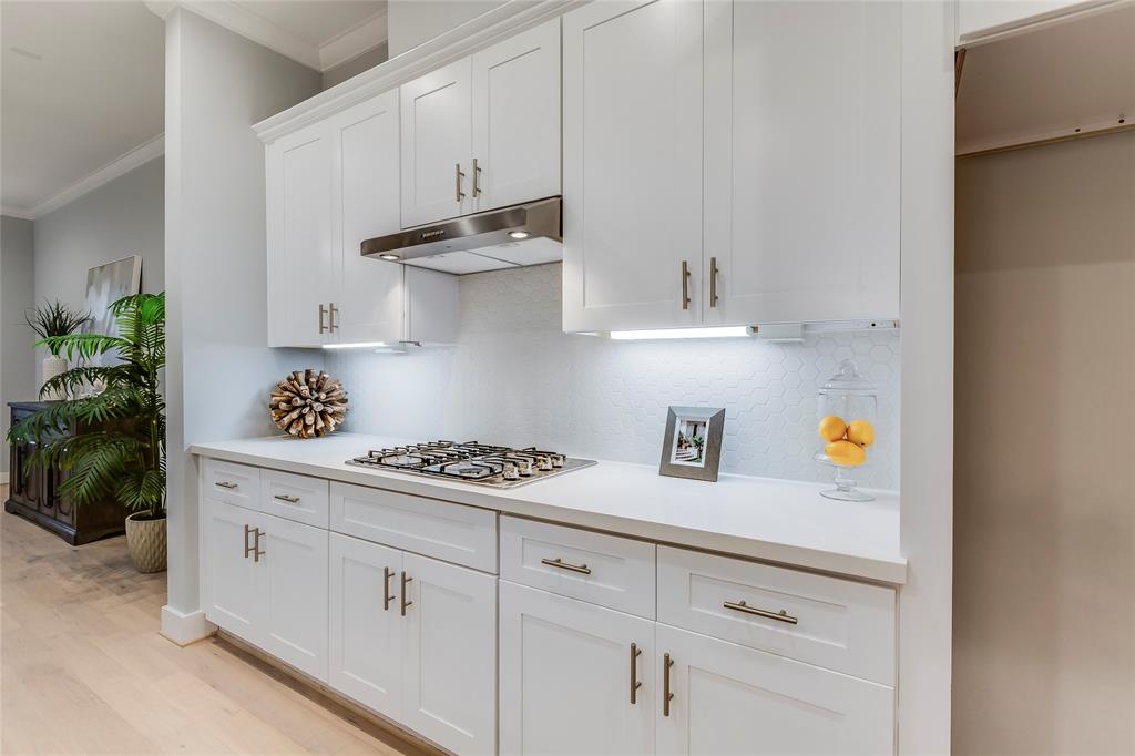 1513 2 CAYWOOD Lane, Houston, Texas 77055, 3 Bedrooms Bedrooms, 11 Rooms Rooms,2 BathroomsBathrooms,Single-family,For Sale,CAYWOOD,56192367