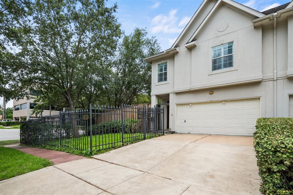 6716 2 Montclair Drive, Houston, Texas 77030, 4 Bedrooms Bedrooms, 4 Rooms Rooms,3 BathroomsBathrooms,Townhouse/condo,For Sale,Montclair,92917262