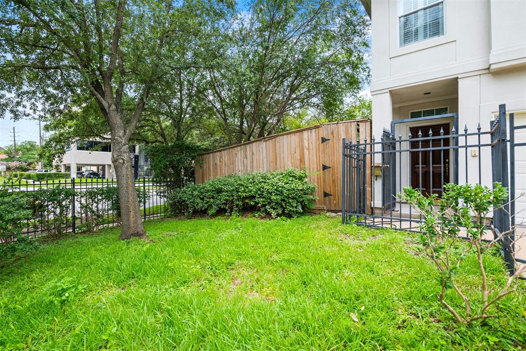 6716 2 Montclair Drive, Houston, Texas 77030, 4 Bedrooms Bedrooms, 4 Rooms Rooms,3 BathroomsBathrooms,Townhouse/condo,For Sale,Montclair,92917262