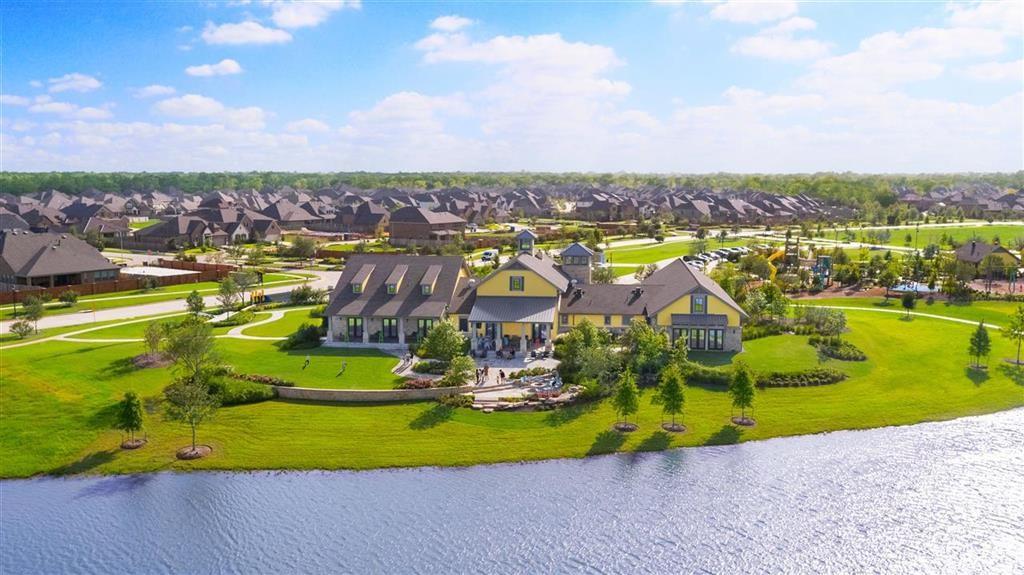 10611 2 Harvest Oak Ct, Missouri City, Texas 77459, 4 Bedrooms Bedrooms, 10 Rooms Rooms,4 BathroomsBathrooms,Single-family,For Sale,Harvest Oak Ct,61664739