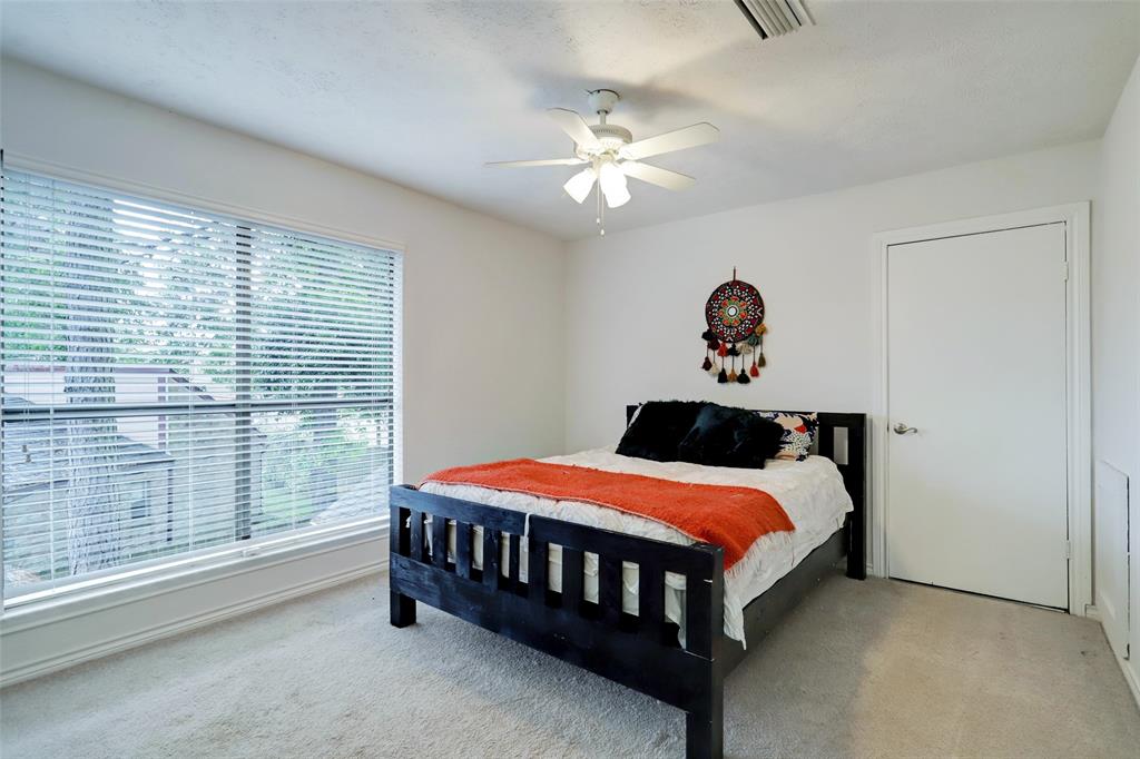 1371 2 Du Lock Lane, Houston, Texas 77055, 3 Bedrooms Bedrooms, 11 Rooms Rooms,2 BathroomsBathrooms,Single-family,For Sale,Du Lock,20386983