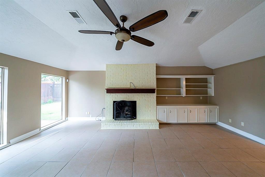 10518 1 Fawnview Drive, Houston, Texas 77070, 3 Bedrooms Bedrooms, 3 Rooms Rooms,2 BathroomsBathrooms,Single-family,For Sale,Fawnview,62714645