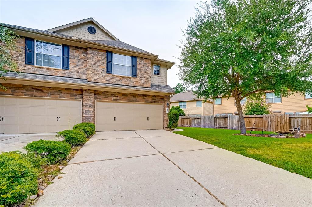 22 Wickerdale Place The Woodlands, Texas Beautiful townhome in the Sterling Ridge community of The Woodlands near parks, golf courses, and more. This ideal cul-de-sac location is also just minutes to I-45, great restaurants and nearby schools. Enjoy the open floor plan with kitchen, family, and breakfast room areas perfect for entertaining. Spacious bedrooms are located upstairs along with a bonus flex space for studying, officing or playing. The primary suite bath boasts a deep soaking tub, glass encased shower, granite dual vanity, and walk-in closet. Outdoors, enjoy a great space for play, entertaining or bbq'ing with guests. Don't miss this opportunity to enjoy all this gorgeous home has to offer!