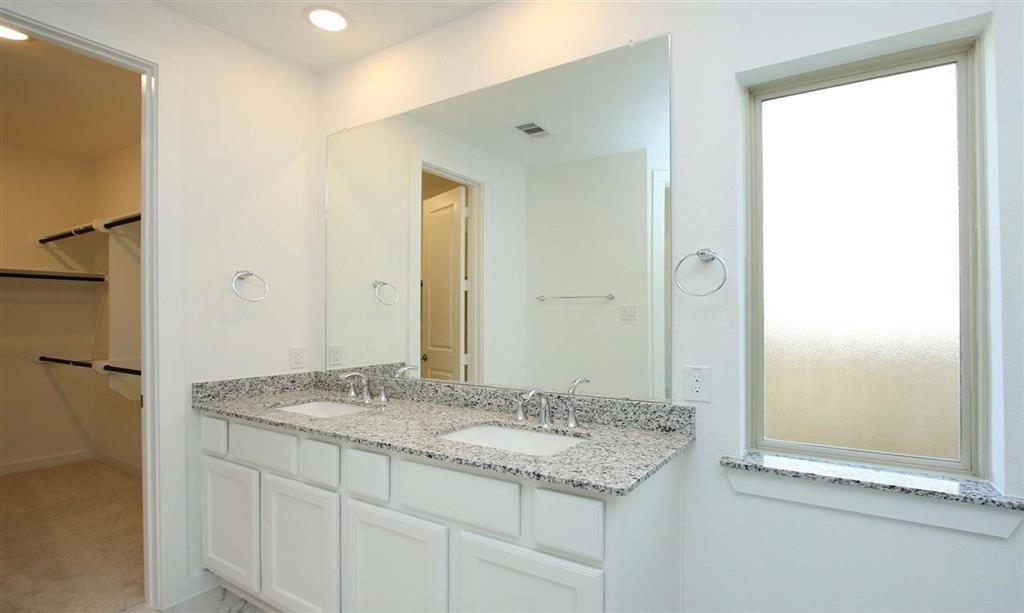 306 2 Highland Bayou Drive, Conroe, Texas 77304, 3 Bedrooms Bedrooms, 7 Rooms Rooms,2 BathroomsBathrooms,Single-family,For Sale,Highland Bayou,71151926