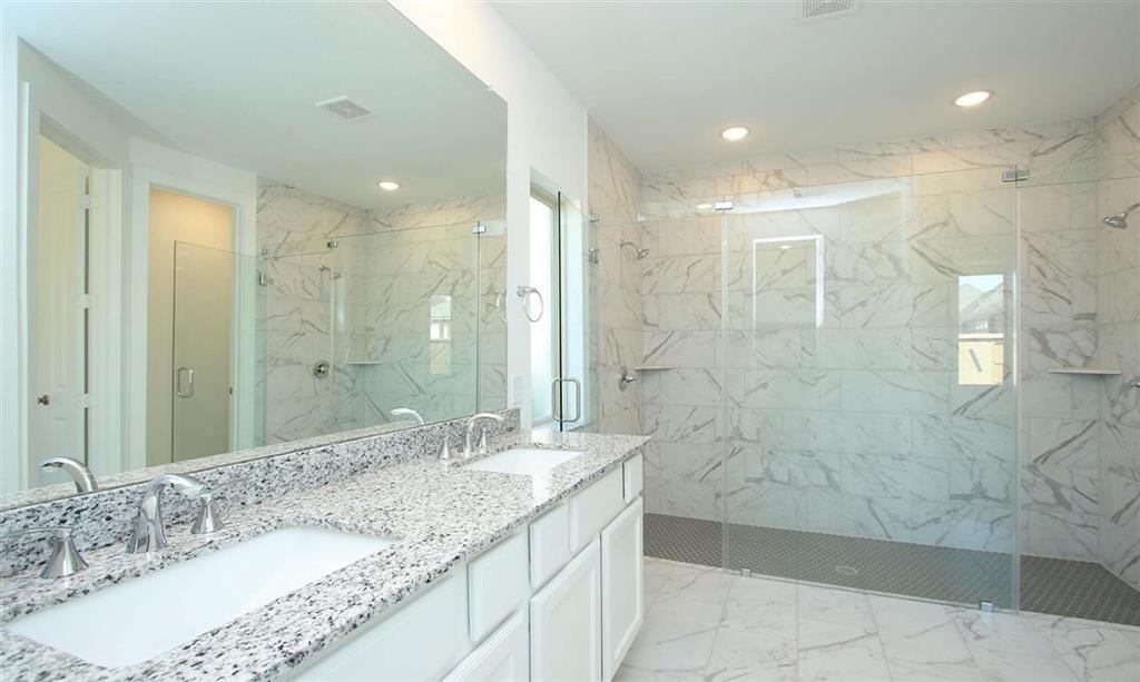 306 2 Highland Bayou Drive, Conroe, Texas 77304, 3 Bedrooms Bedrooms, 7 Rooms Rooms,2 BathroomsBathrooms,Single-family,For Sale,Highland Bayou,71151926