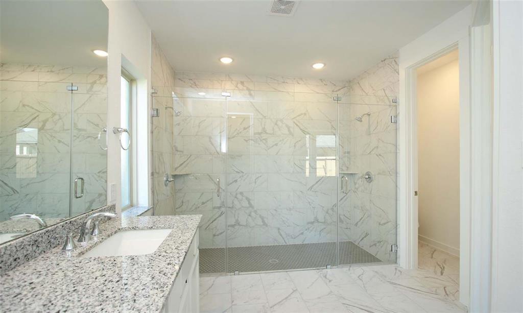 306 2 Highland Bayou Drive, Conroe, Texas 77304, 3 Bedrooms Bedrooms, 7 Rooms Rooms,2 BathroomsBathrooms,Single-family,For Sale,Highland Bayou,71151926