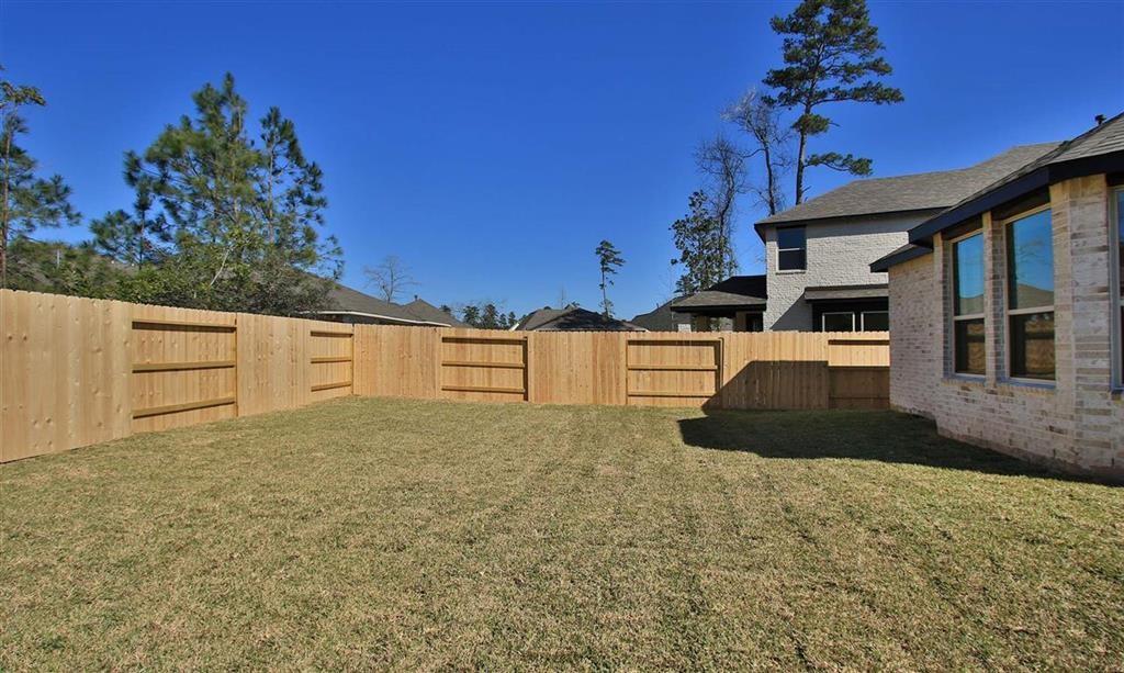 306 2 Highland Bayou Drive, Conroe, Texas 77304, 3 Bedrooms Bedrooms, 7 Rooms Rooms,2 BathroomsBathrooms,Single-family,For Sale,Highland Bayou,71151926