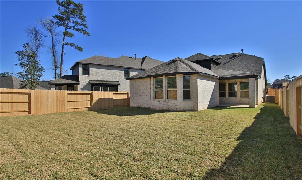 306 2 Highland Bayou Drive, Conroe, Texas 77304, 3 Bedrooms Bedrooms, 7 Rooms Rooms,2 BathroomsBathrooms,Single-family,For Sale,Highland Bayou,71151926